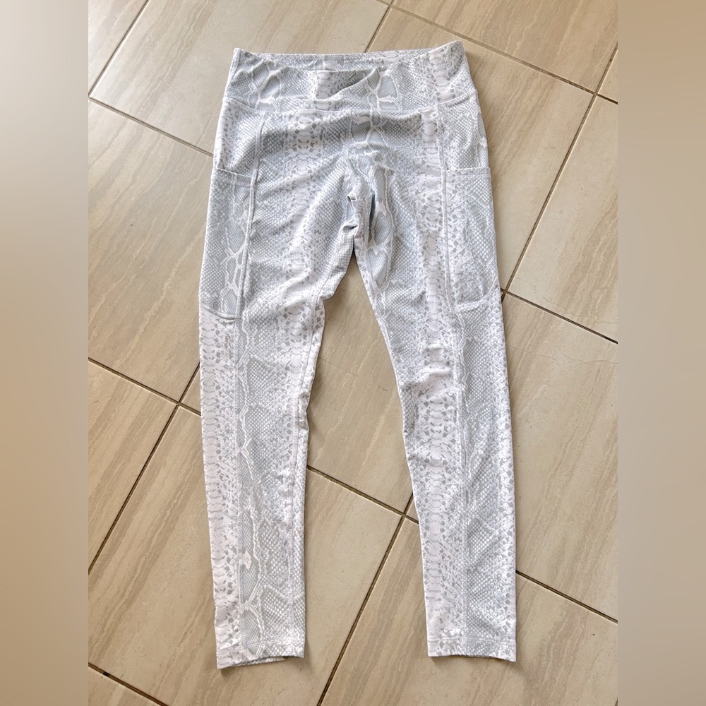 ❤️ 4 for $25 ❤️ Sommer Ray butt lifting‎ leggings size M